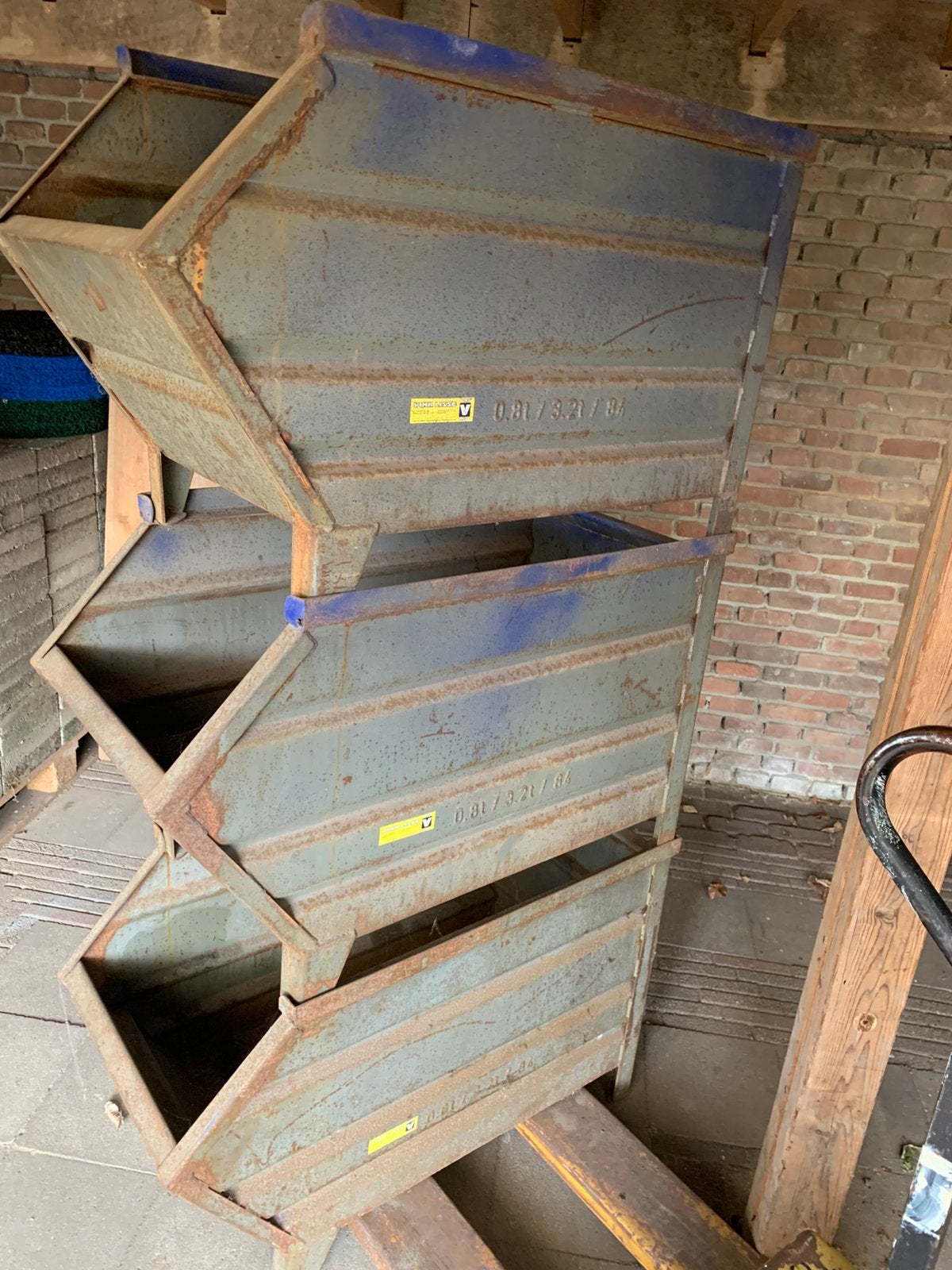 Stapel bakken metaal, Ophalen, 50 – 75, 50 tot 100 cm, Zo goed als nieuw