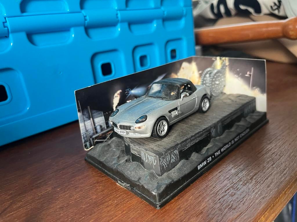 BMW Z8 The World Is Not Enough modelauto, Hobby en Vrije tijd, Modelauto's | 1:43, Ophalen of Verzenden, Gebruikt, Auto, Overige merken
