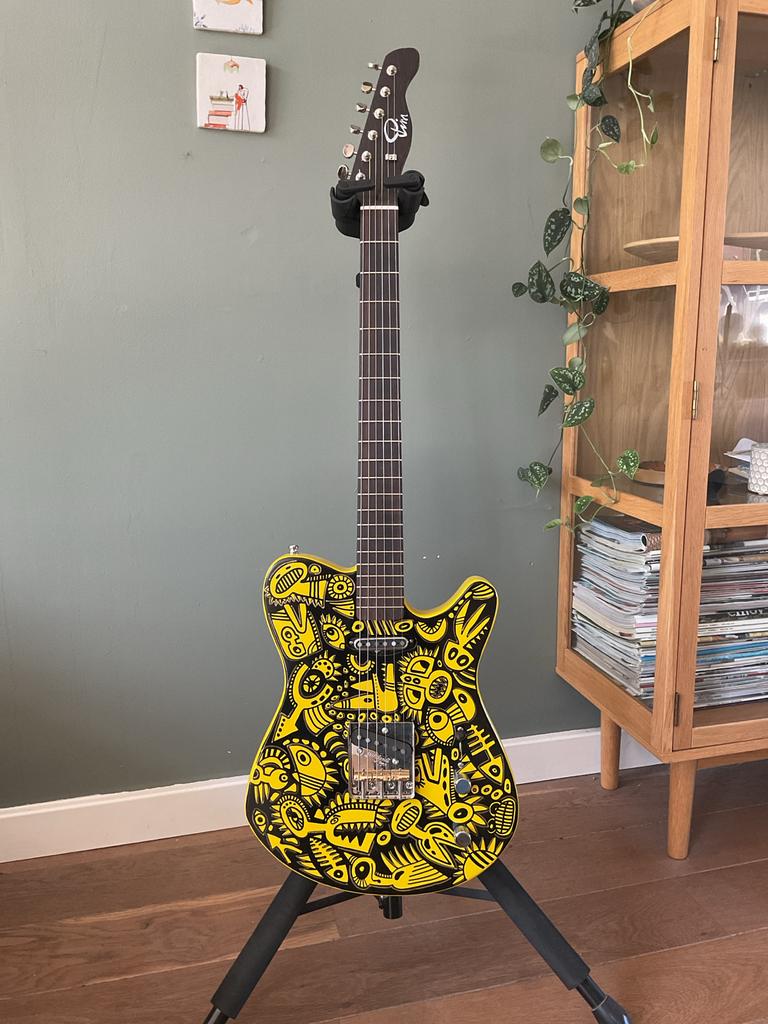 Unieke Pim Guitars, model Opperîd - Handgeschilderd Design, Ophalen, Zo goed als nieuw, Solid body, Overige merken