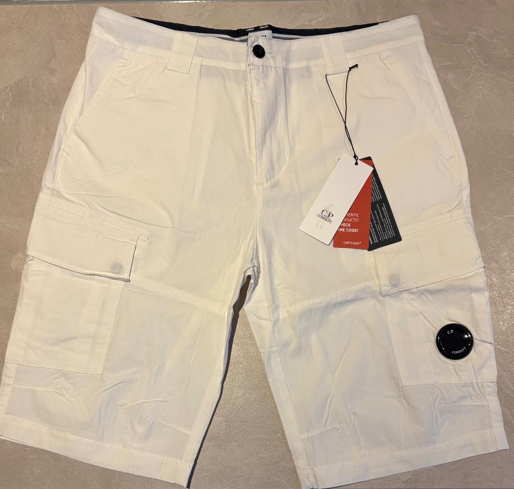 CP Company Bermuda Cargo Short met lens, maat XXL, Kleding | Heren, CP Company, Wit, Nieuw, Overige maten