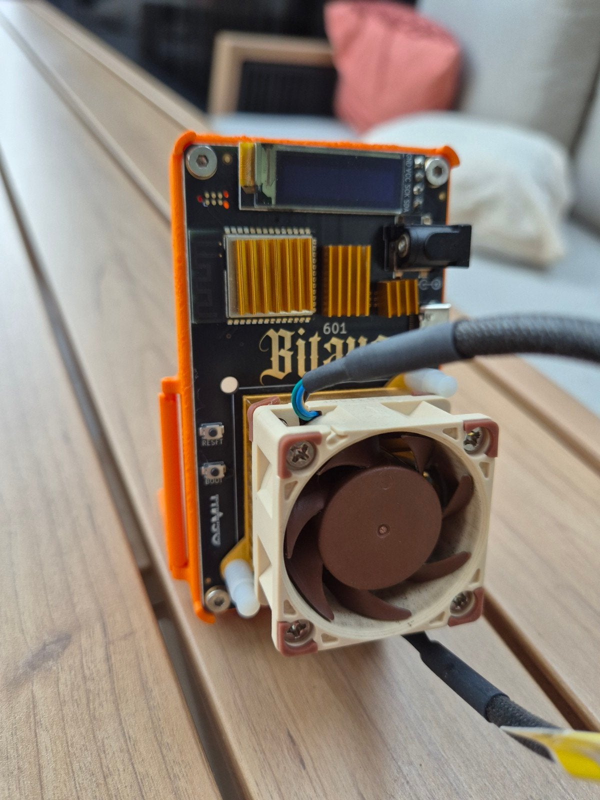 Bitaxe 601 Bitcoin Miner met Noctua fan en orginele voeding, Ophalen of Verzenden, Gebruikt