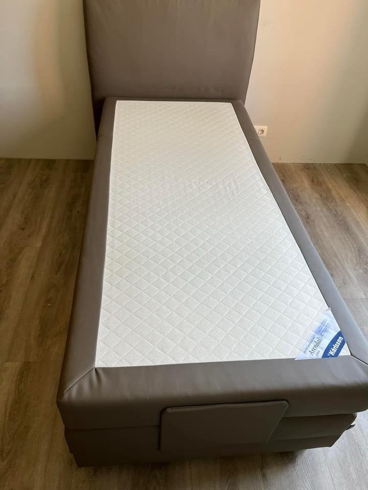 Elektrisch verstelbaar bed 90x200 - Karlsson Arendal, Ophalen, Overige materialen, 90 cm, Eenpersoons