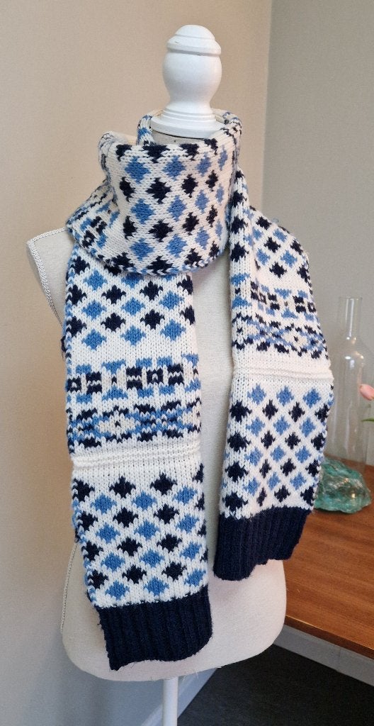 Blauwe gebreide wintersjaal met print van Lands' End, Lands' End, Verzenden, Zo goed als nieuw, Sjaal