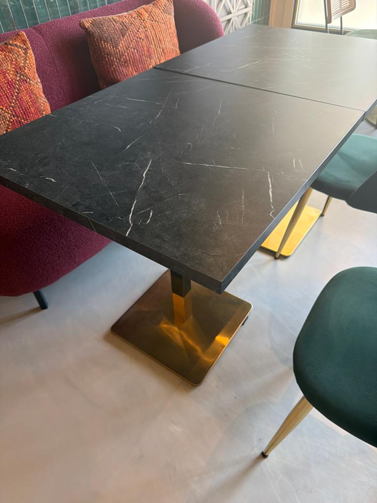 Horeca bistrotafels, 100 tot 150 cm, Zo goed als nieuw, Metaal, Vier personen