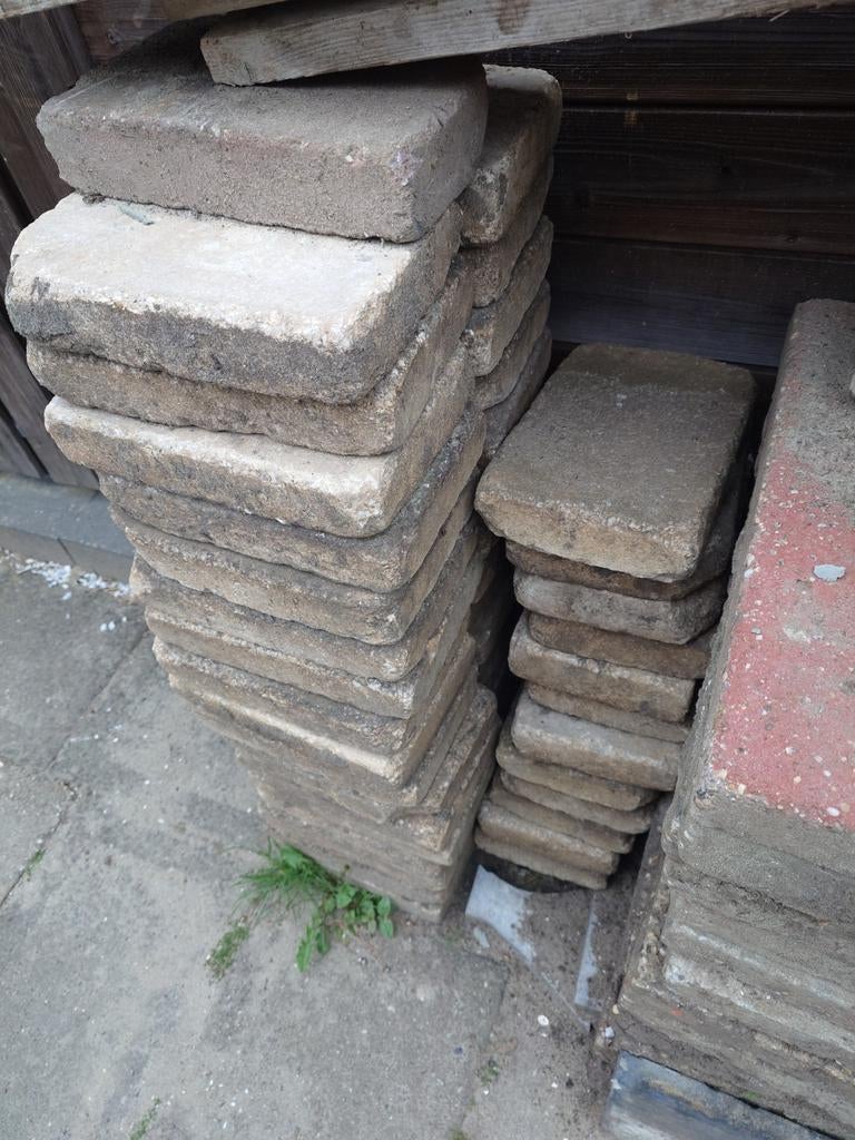Diverse partijen stenen gratis af te halen, Tuin en Terras, Tegels en Klinkers, Gebruikt, Klinkers, Beton, 10 m² of meer, Ophalen
