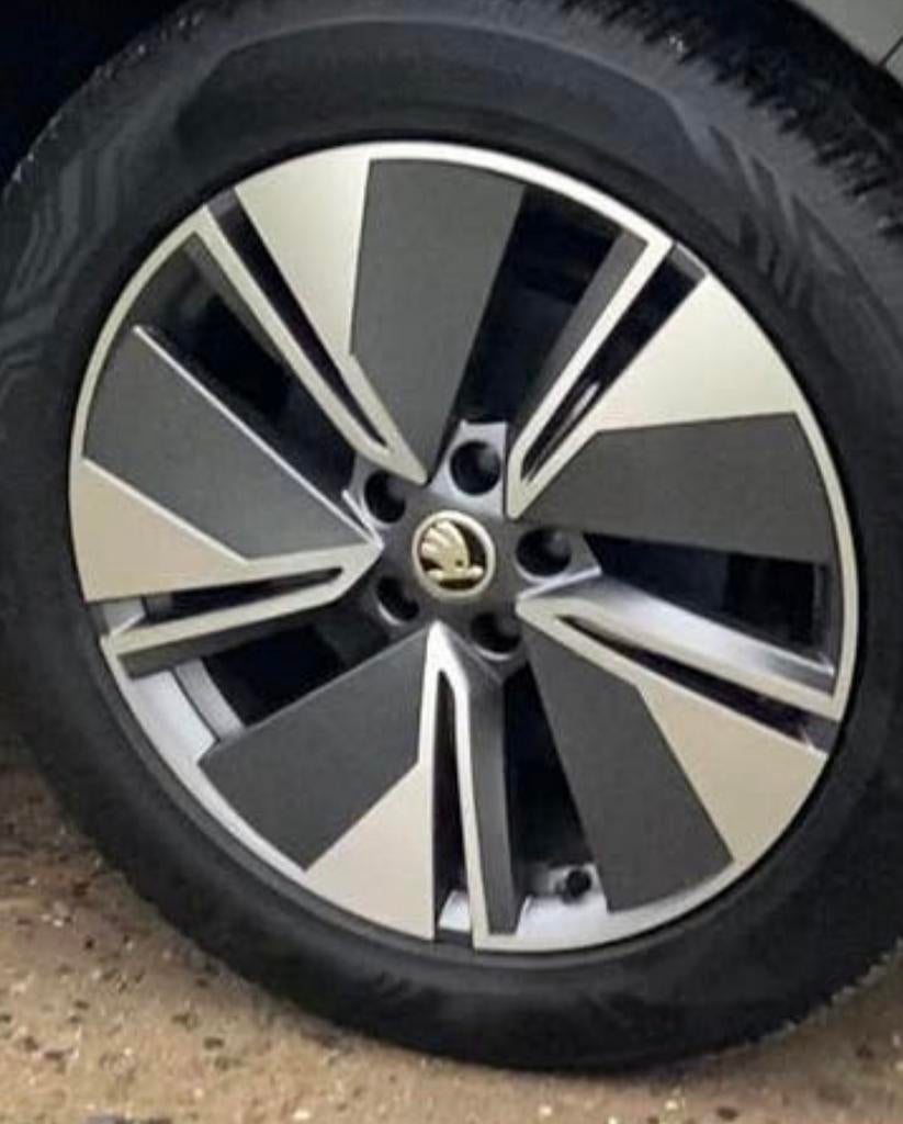 Skoda enyaq velgen met banden 19 inch zgan. geen schade, 19 inch, 255 mm, Velg(en), Nieuw