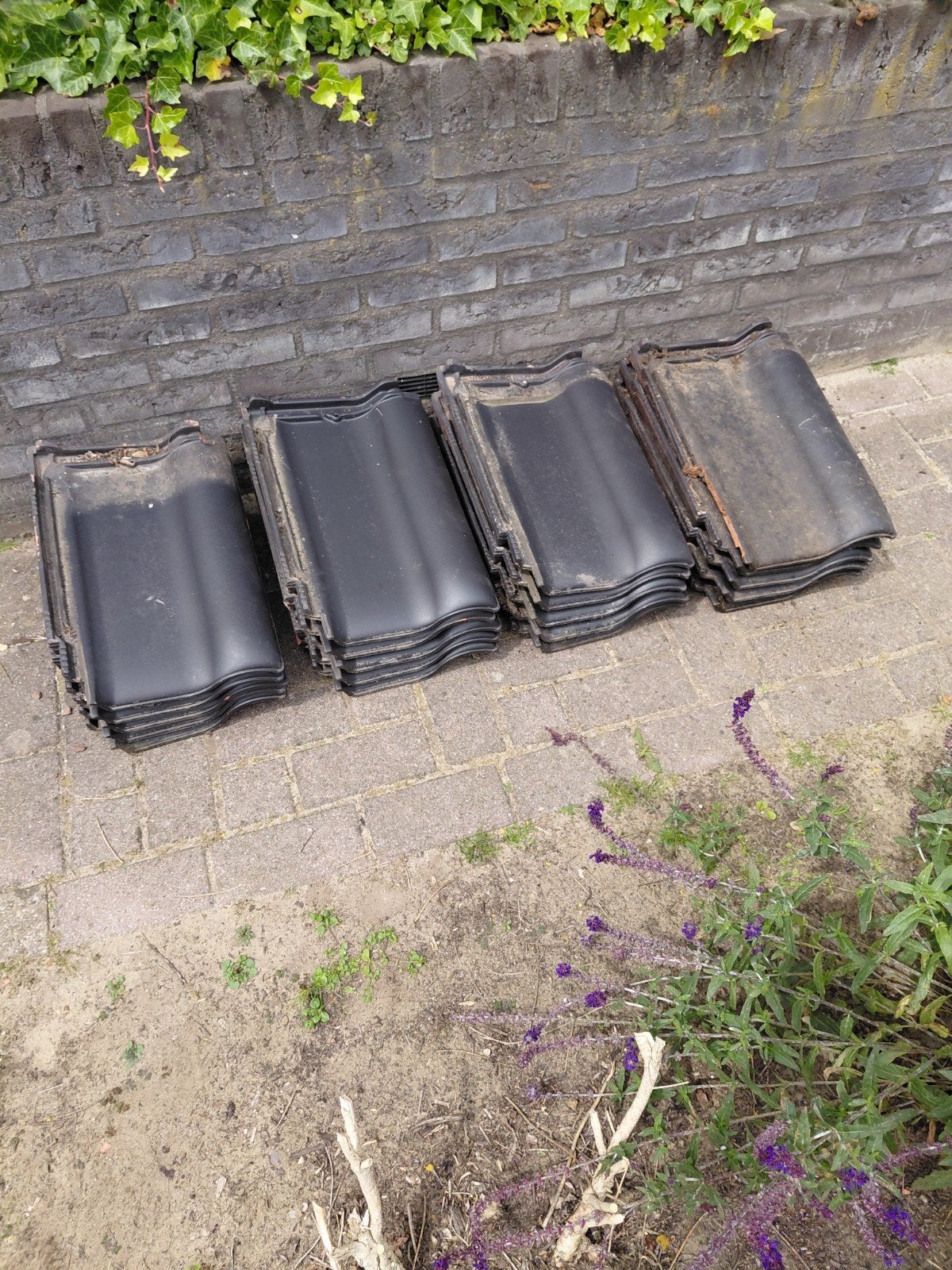 20 gratis Zwarte dakpannen, Roben D-Brüggen, 45x30 cm, Ophalen, Gebruikt, Steen of Klei, Zwart