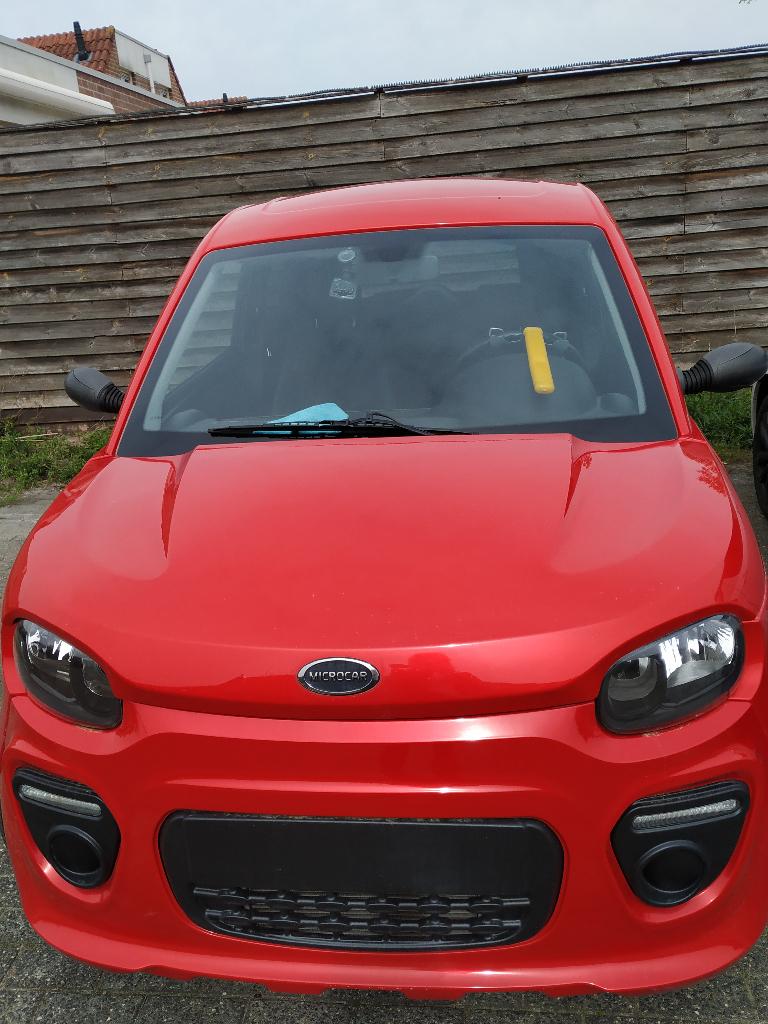 Microcar M.GO Rood metalic incl airco, Microcar, Ophalen of Verzenden, Zo goed als nieuw, 16 km/u of meer