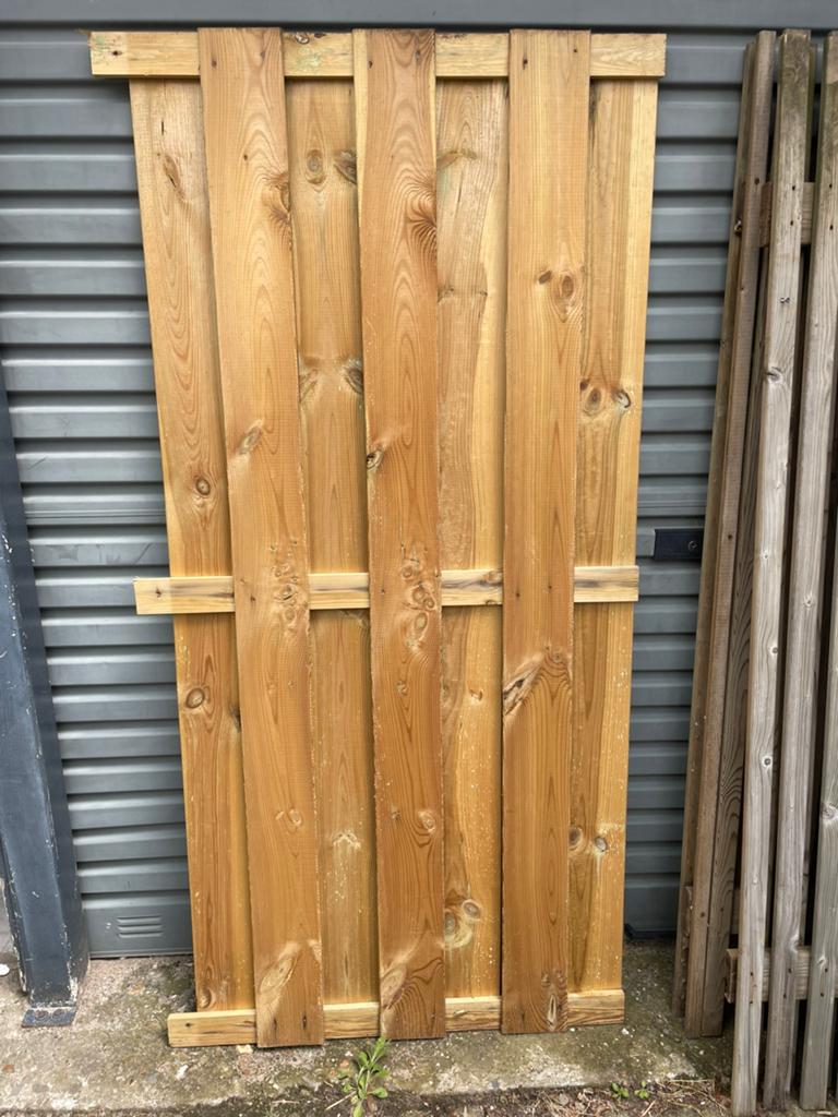 Gratis!! - mooi stuk houten schutting, Tuin en Terras, Ophalen, Hout, Minder dan 3 meter, 1 tot 2 meter