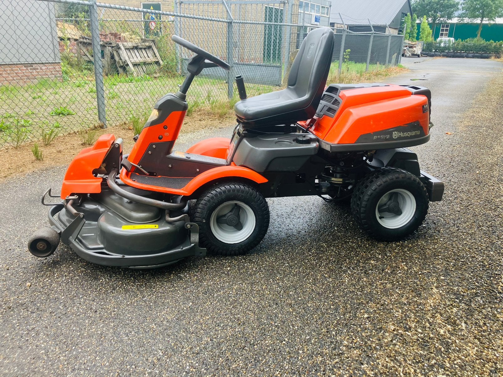 Nette husqvarna R15V2 zitmaaier 2 cil kawasaki 112cm mulch, Ophalen, Zo goed als nieuw