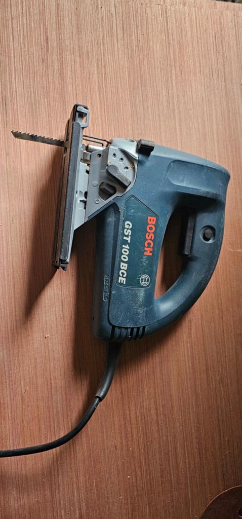 Bosch professional decoupeerzaag GST 100 BCE, Decoupeerzaag, Ophalen of Verzenden, Zo goed als nieuw, 30 tot 70 mm