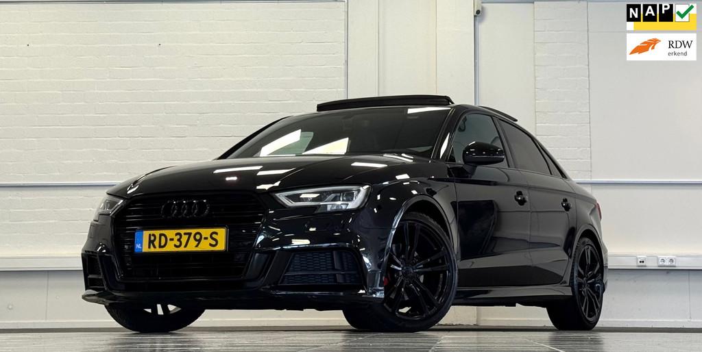 Audi A3 Limousine 1.5 TFSI CoD Sport S Line Edition Panorama, Auto's, Audi, 4 cilinders, 150 pk, Leder en Stof, Zwart