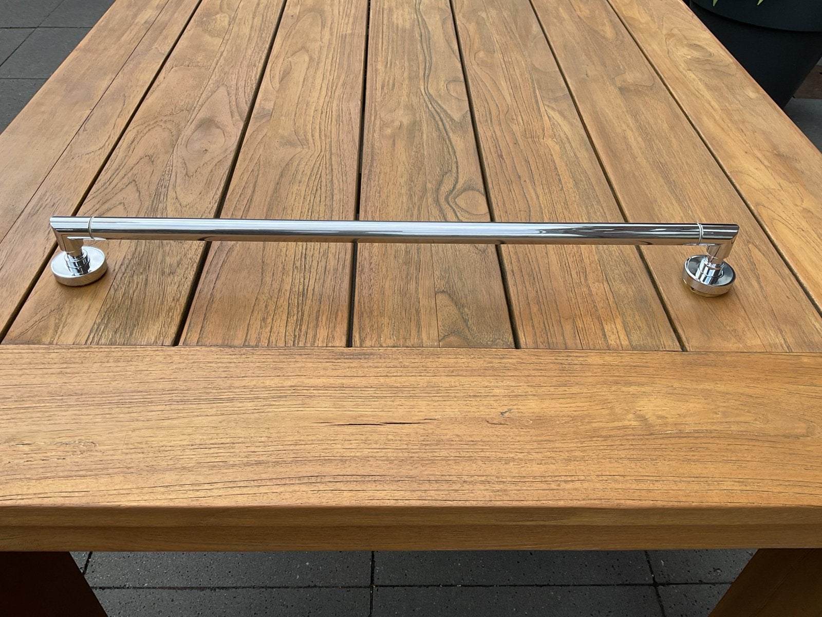 TE KOOP AANGEBODEN: Z.G.A.N. GEESA HANDDOEKHOUDER 60 cm., Ophalen of Verzenden, Zo goed als nieuw