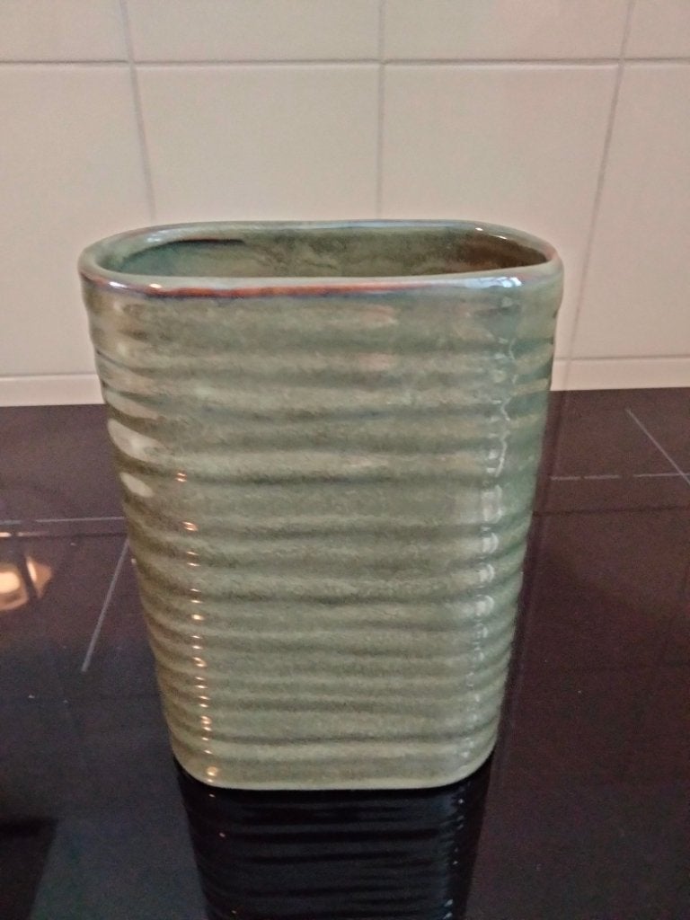 Vaasje/bloempotje . Broste Copenhagen. Groen., Ophalen, Gebruikt, Aardewerk of Porselein, Minder dan 50 cm