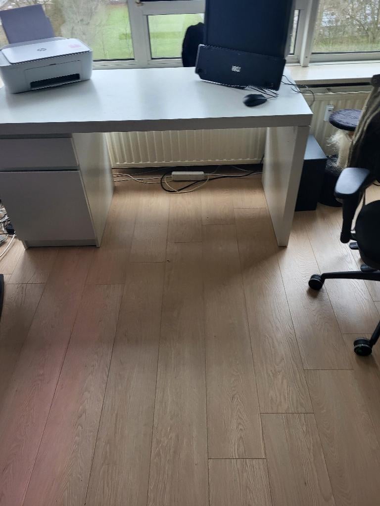 computermeubel ikea 6maande oud te koop, Ophalen, Gebruikt, Overige materialen, Witte lak