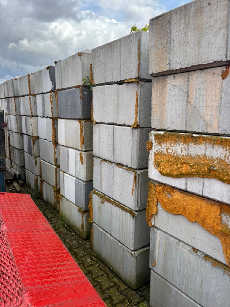 Partij van 156,5  betonblokken, stapelblokken, legioblokken, Tuin en Terras, Tegels en Klinkers, Verzenden, Beton, Overige typen