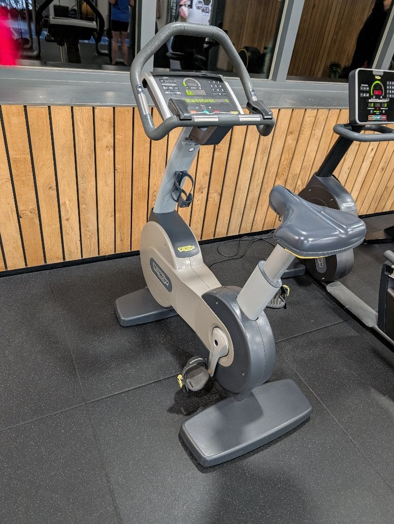 Technogym Upright Bike / Hometrainer Excite 700 LED, Sport en Fitness, Ophalen, Gebruikt, Benen, Hometrainer