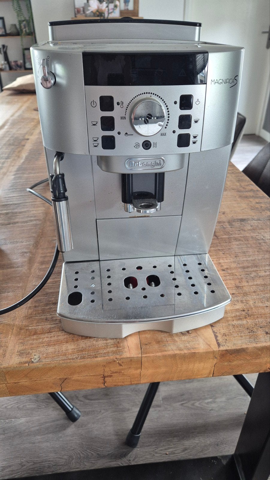 De'Longhi Magnifica S volautomatische espressomachine, Witgoed en Apparatuur, Koffiezetapparaten, Ophalen, Gebruikt, Espresso apparaat