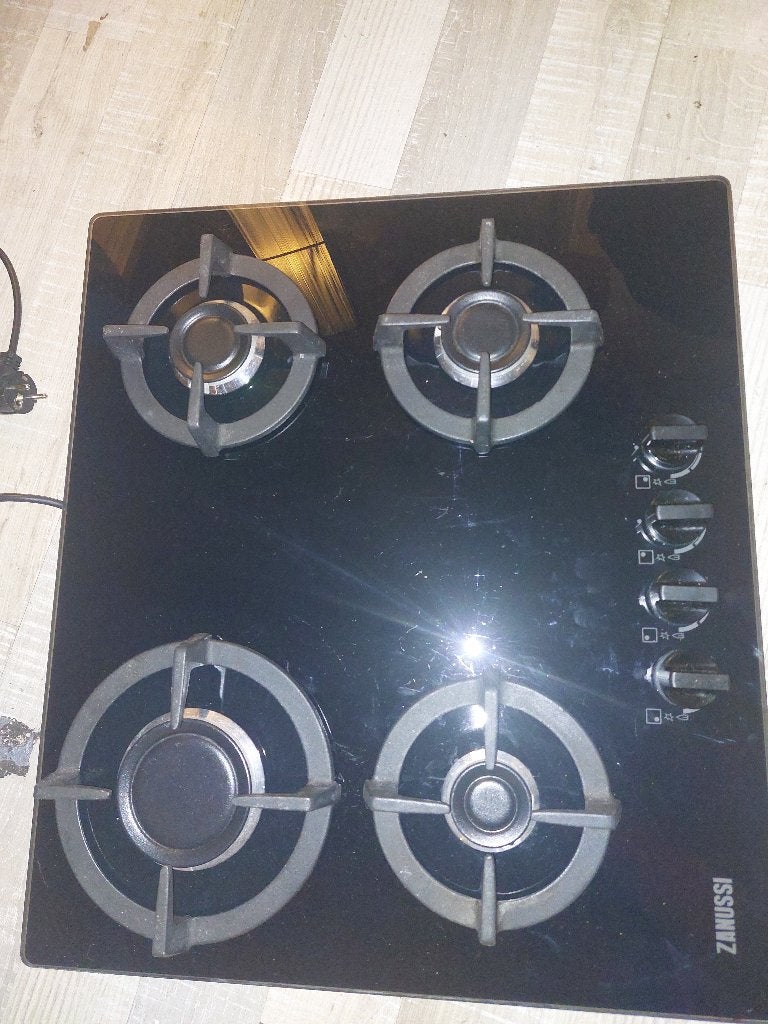 Zanussi ZGO68410BA 4-pits gaskookplaat zwart, Witgoed en Apparatuur, Kookplaten, Ophalen, Zo goed als nieuw, Inbouw, Gas