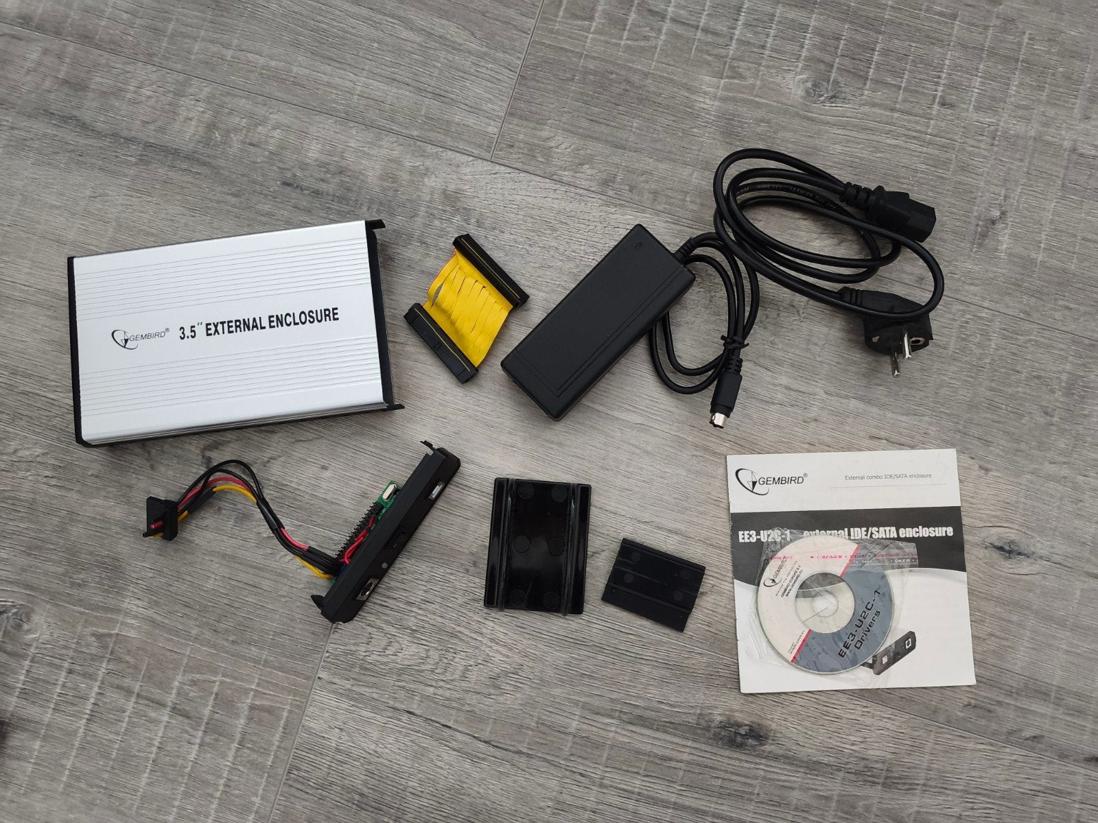 sata .ide harddisk case 2.5. en 3.5, Computers en Software, Ophalen of Verzenden, Desktop