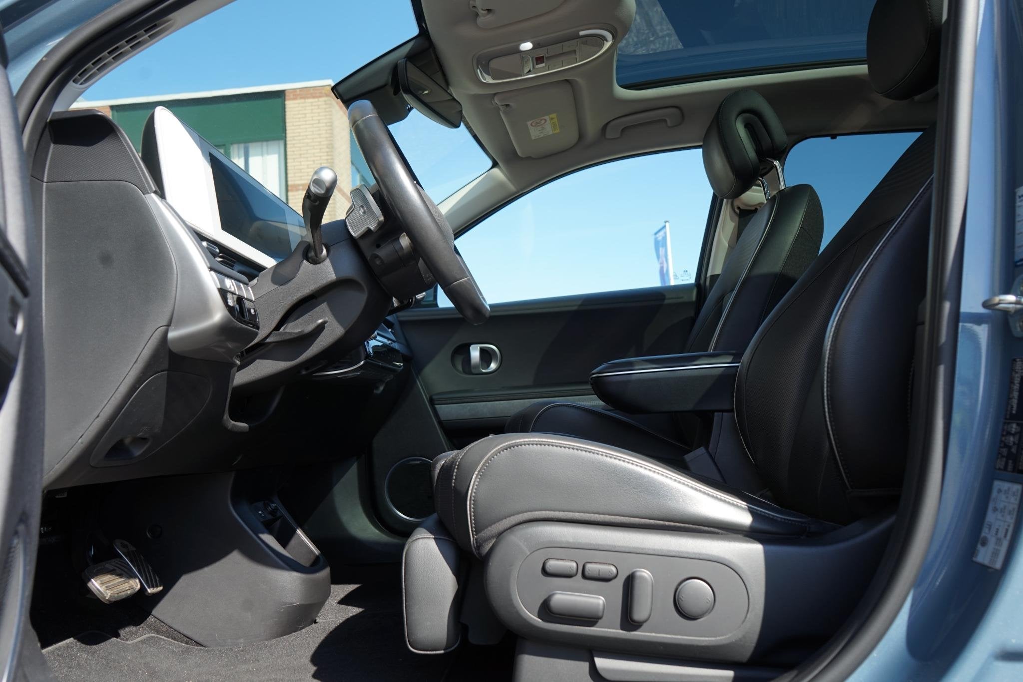 Hyundai IONIQ 5 Lounge 73kWh Panoramadak|Trekhaak|Warmtepomp, Automaat, Achterwielaandrijving, Zwart, Blauw