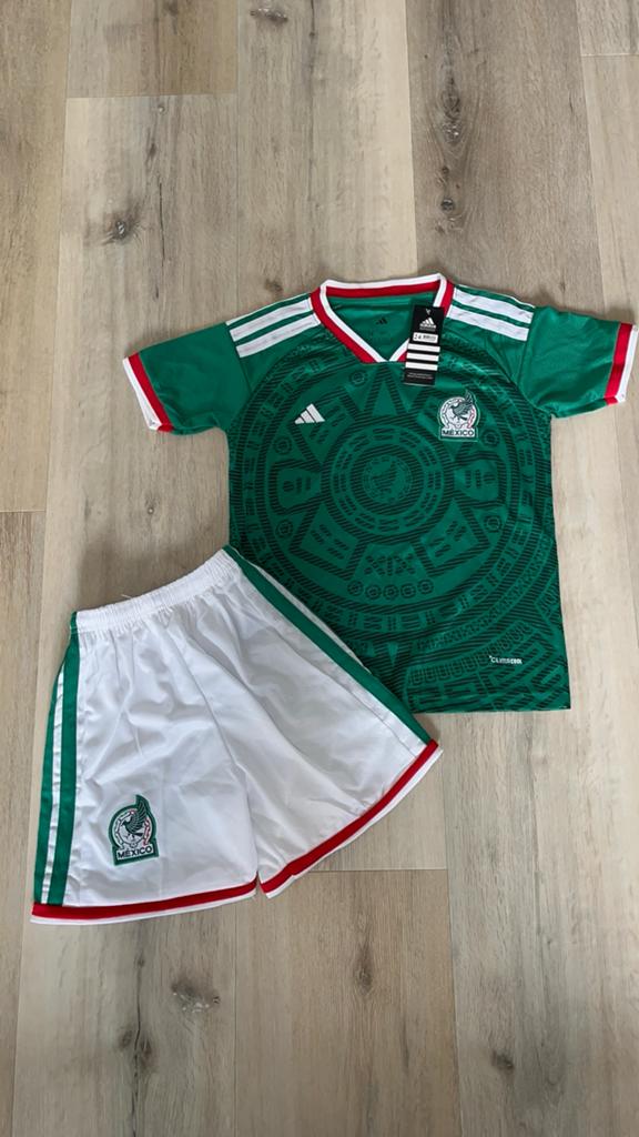 Mexico tenue nieuw met prijskaartjes ongedragen, Sport en Fitness, Voetbal, Maat XS of kleiner, Verzenden, Nieuw, Set