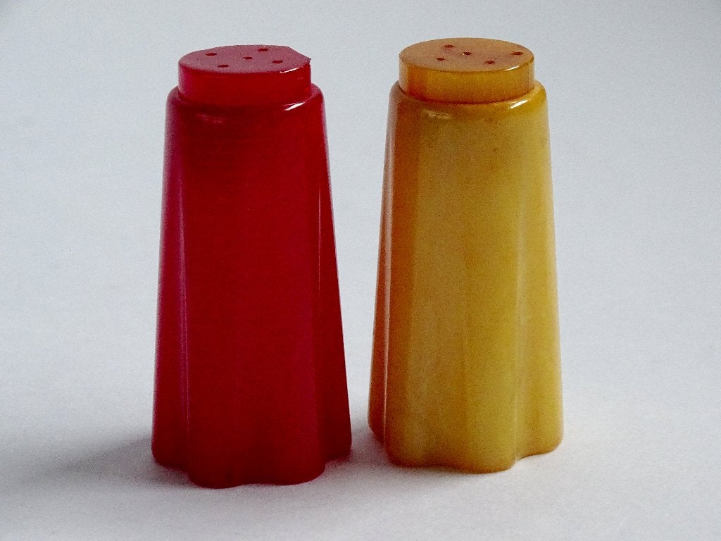 Rood & Geel Bakeliet - Catalin Peper & Zout stel, Antiek en Kunst, Verzenden