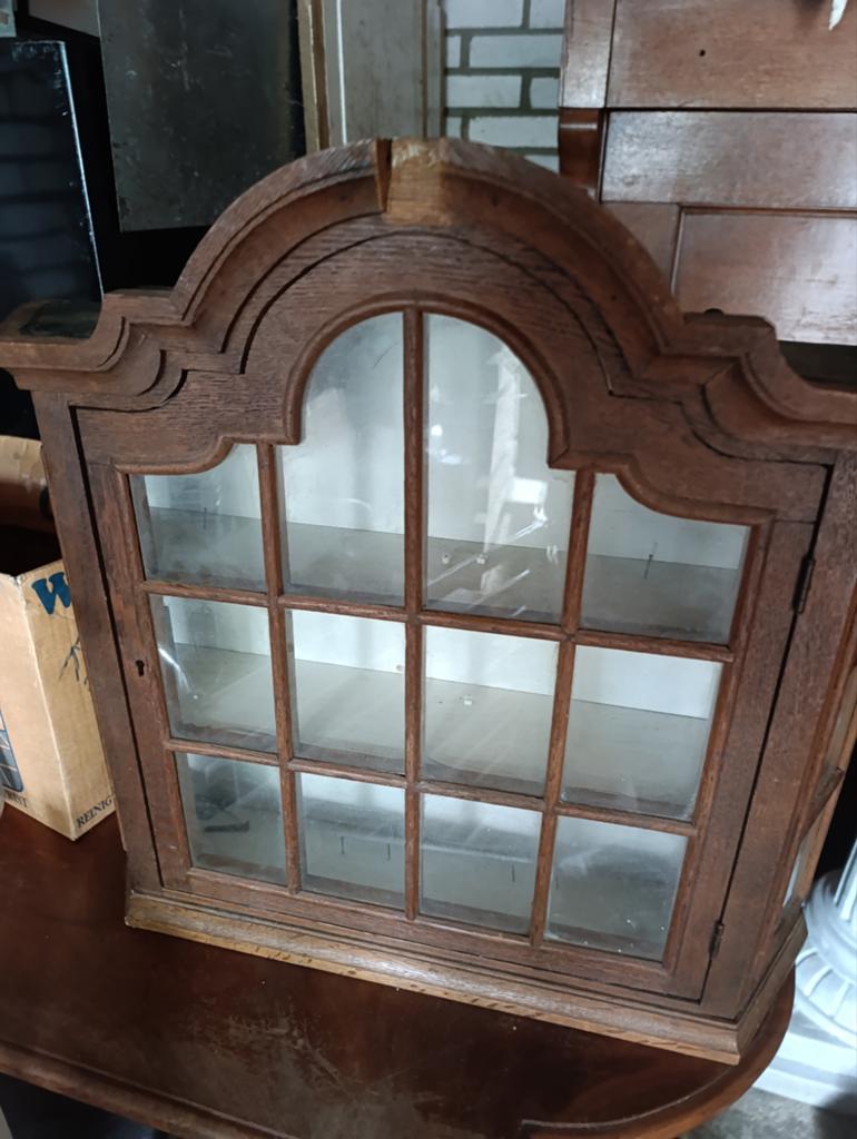 Antiek wandkastje met glazen deur, Ophalen of Verzenden