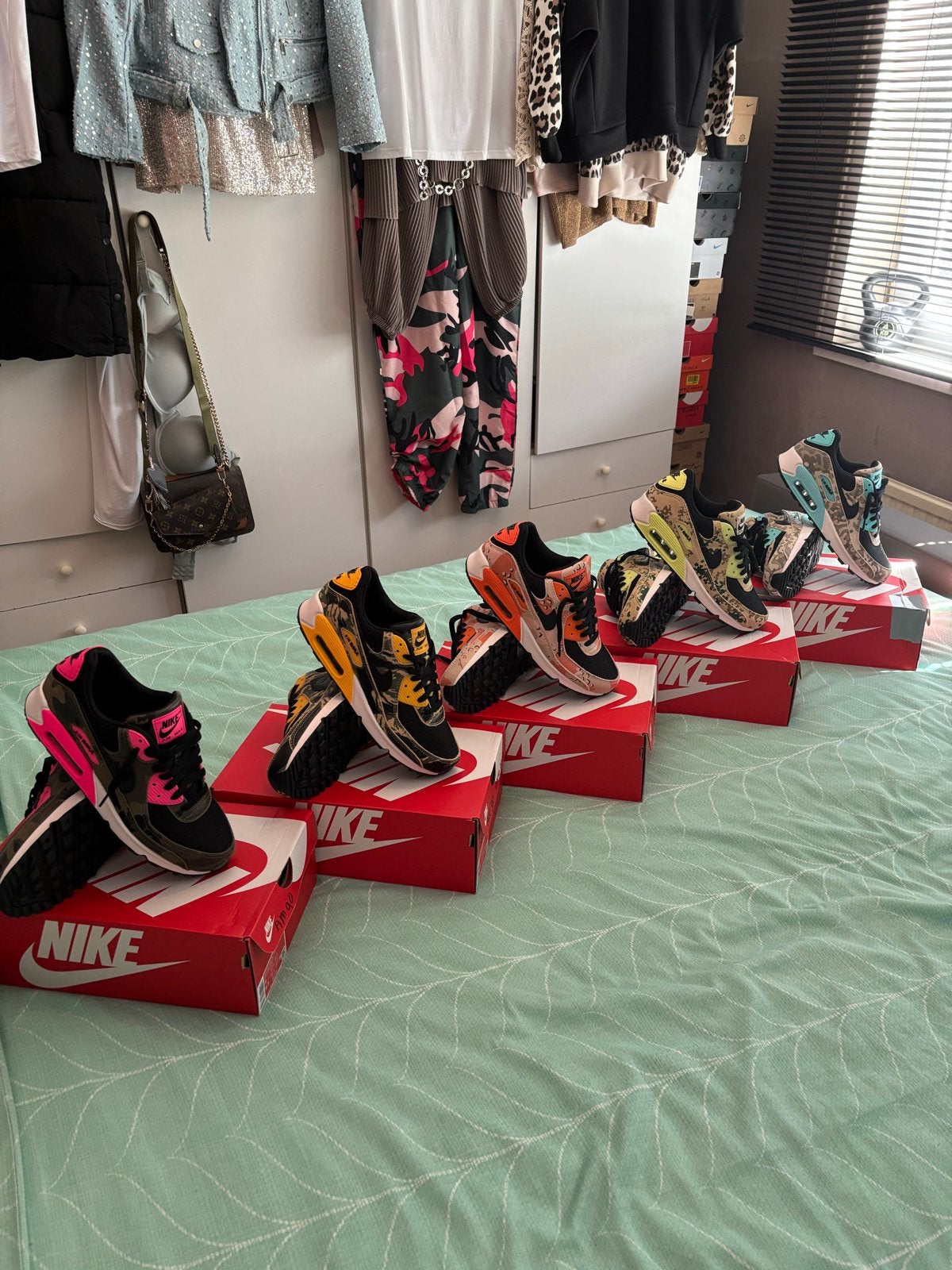 Nike Air Max 90 Camo Pack 2025 - 5 paar maat 41 nieuw, Kleding | Dames, Ophalen, Nieuw, Overige kleuren, Sneakers of Gympen