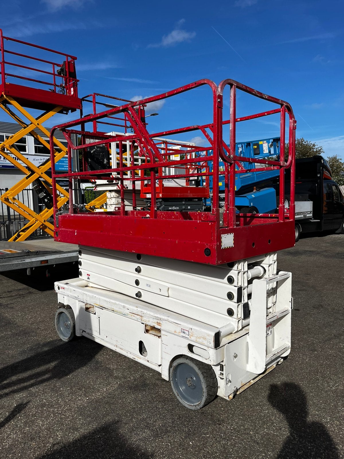 Haulotte Compact 12 schaarlift hoogwerker 12m 2006 incl apk!, Gebruikt, Info@izi-hoogwerkerhuren.nl, Haulotte, Overige typen