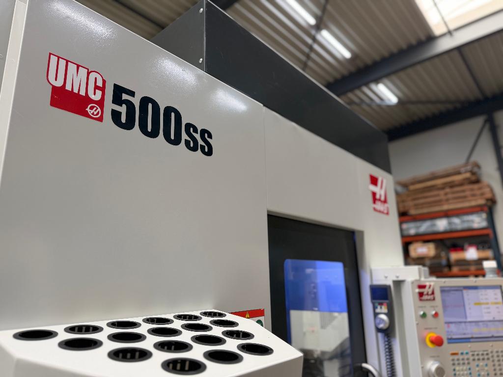 5-assig Bewerkingscentrum HAAS UMC-500SS, Doe-het-zelf en Verbouw, Draaibanken, Ophalen, 500 tot 1000 mm, Zo goed als nieuw, Freesbank