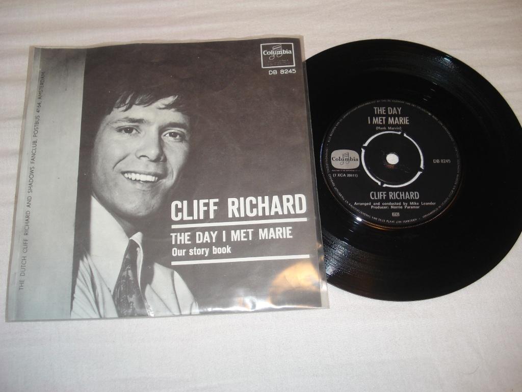 Cliff Richard   The Day i Met Marie     Orgineel, Fotohoes, Ophalen of Verzenden, Zo goed als nieuw, Pop