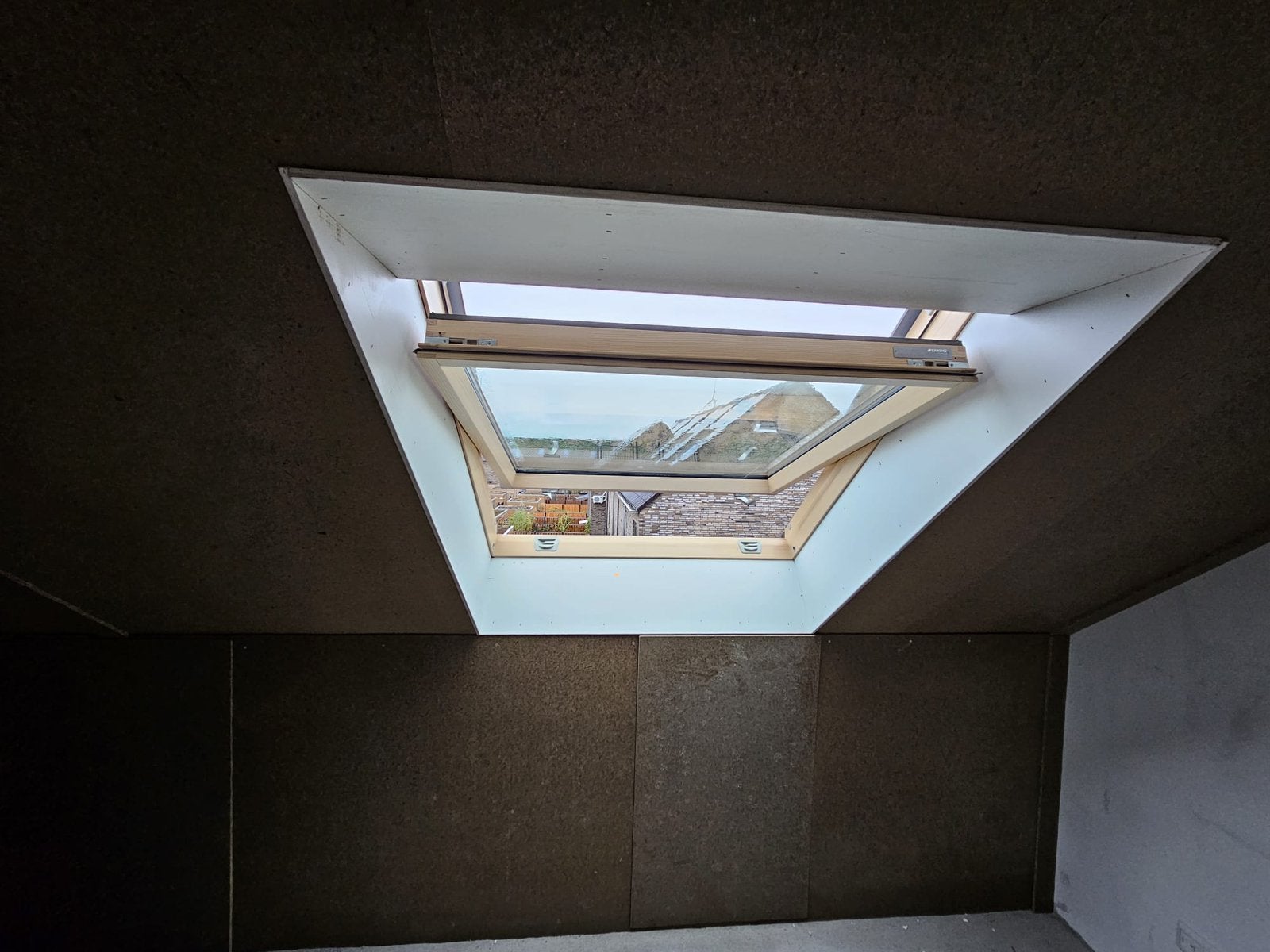 Nieuw Fakro dakraam, Doe-het-zelf en Verbouw, Ophalen, 80 tot 120 cm, 80 tot 120 cm, Nieuw