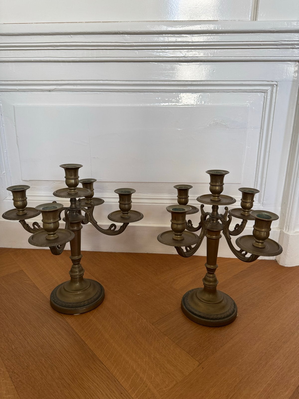 Set van 2 zware messing kandelaars met 5 armen, Antiek en Kunst, Ophalen of Verzenden, Koper of Brons