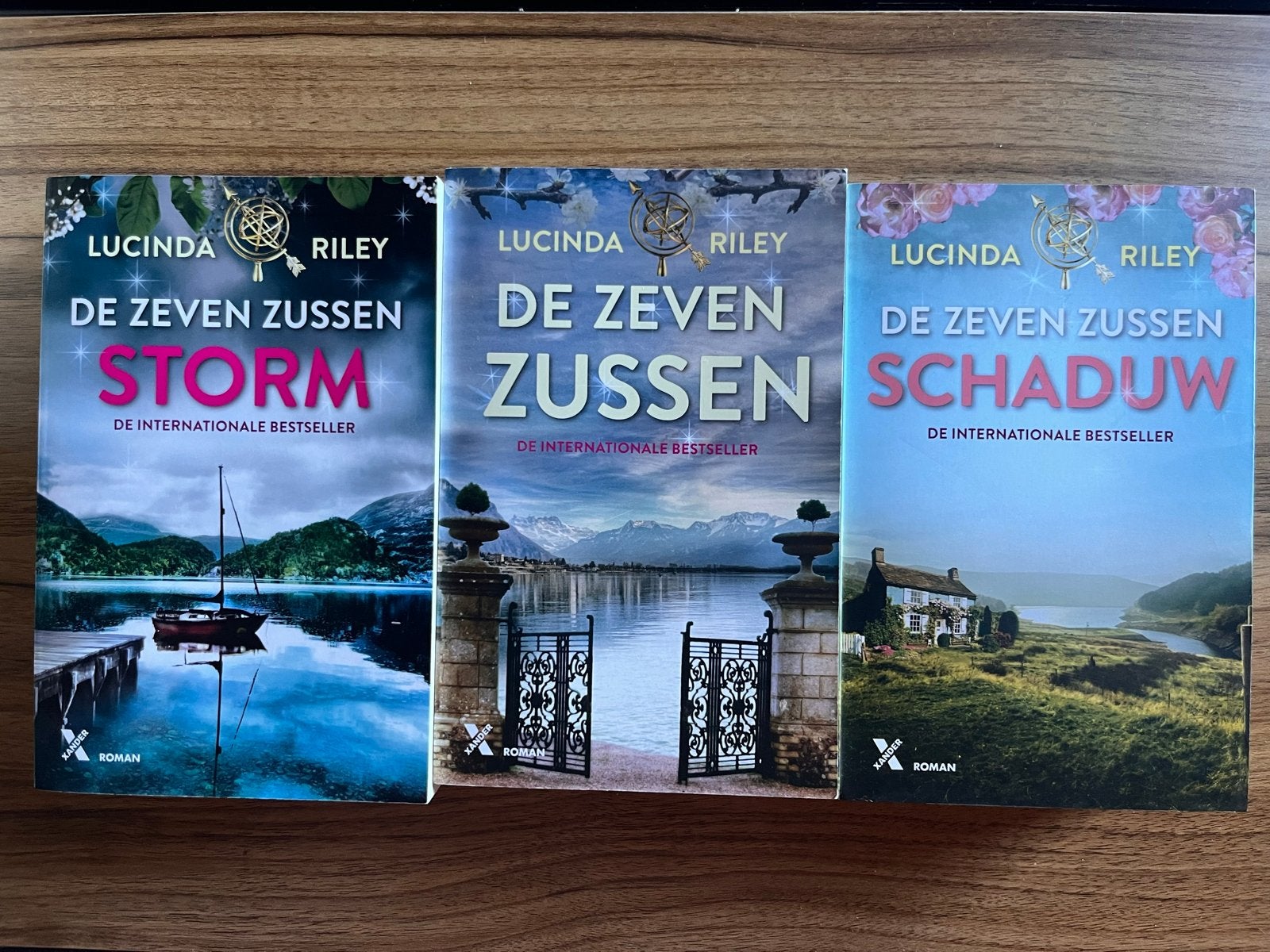 De Zeven Zussen - Deel 1, 2 en 3 (Lucinda Riley), Ophalen of Verzenden, Zo goed als nieuw