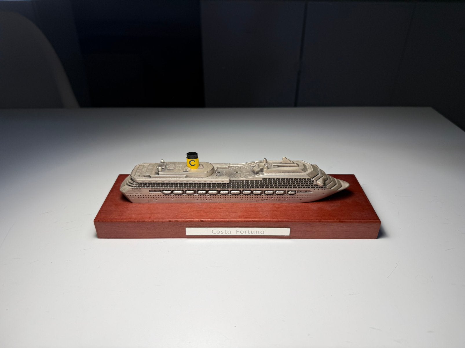 Costa - Costa Fortuna - Schaal 1:1400, Hobby en Vrije tijd, Modelbouw | Boten en Schepen, Verzenden, Zo goed als nieuw, 1:200 of kleiner