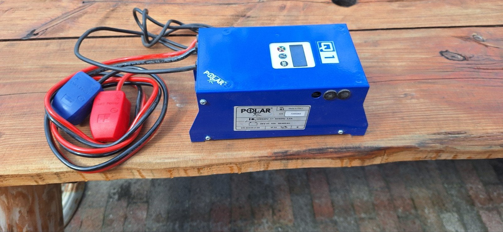 Polar Q1, 12 en 24 volt professionele acculader, Ophalen