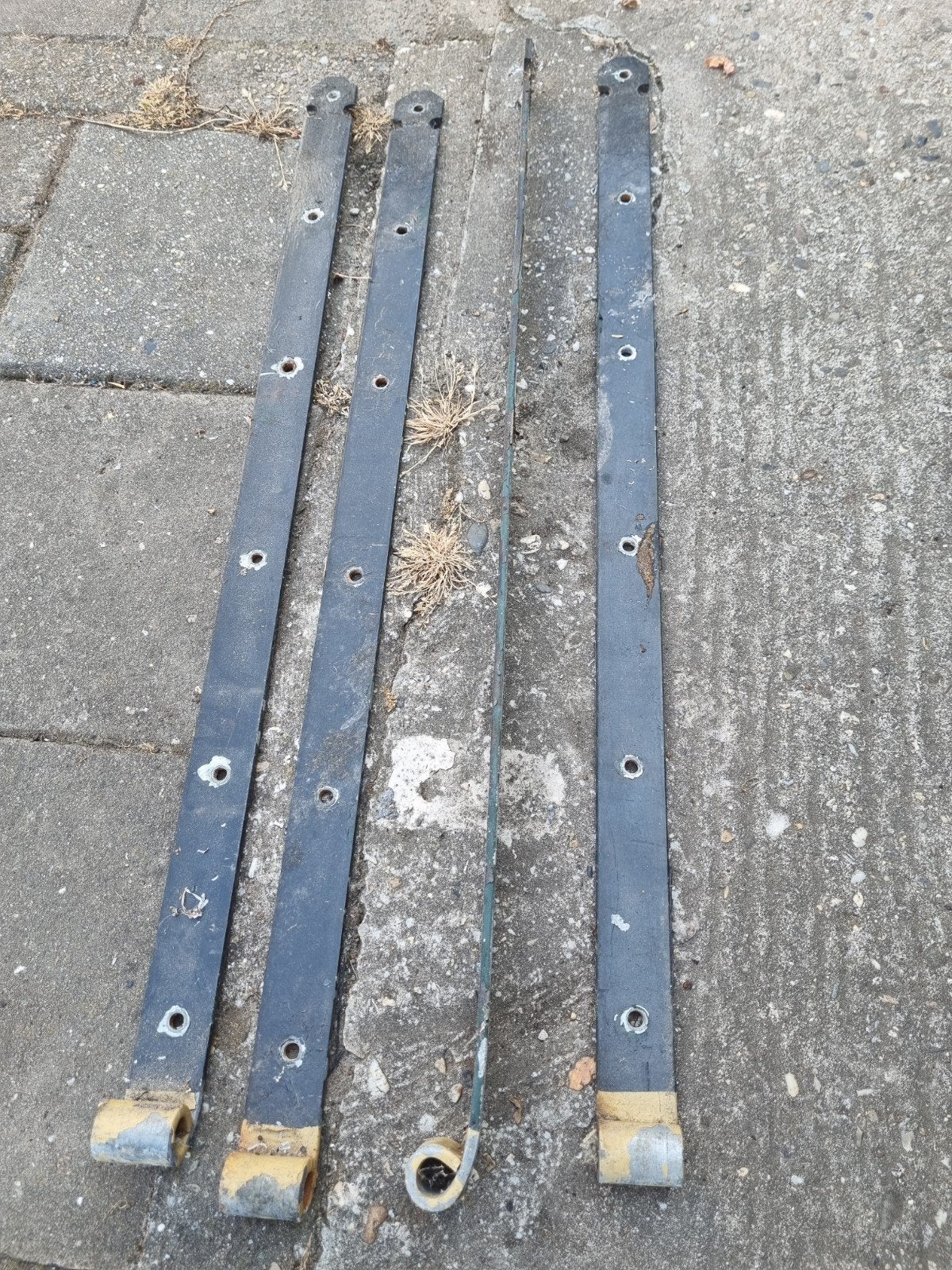 Zware ijzeren boeren deurhangers (scharnieren) 90x5cm, Ophalen, Gebruikt, IJzer, Scharnier