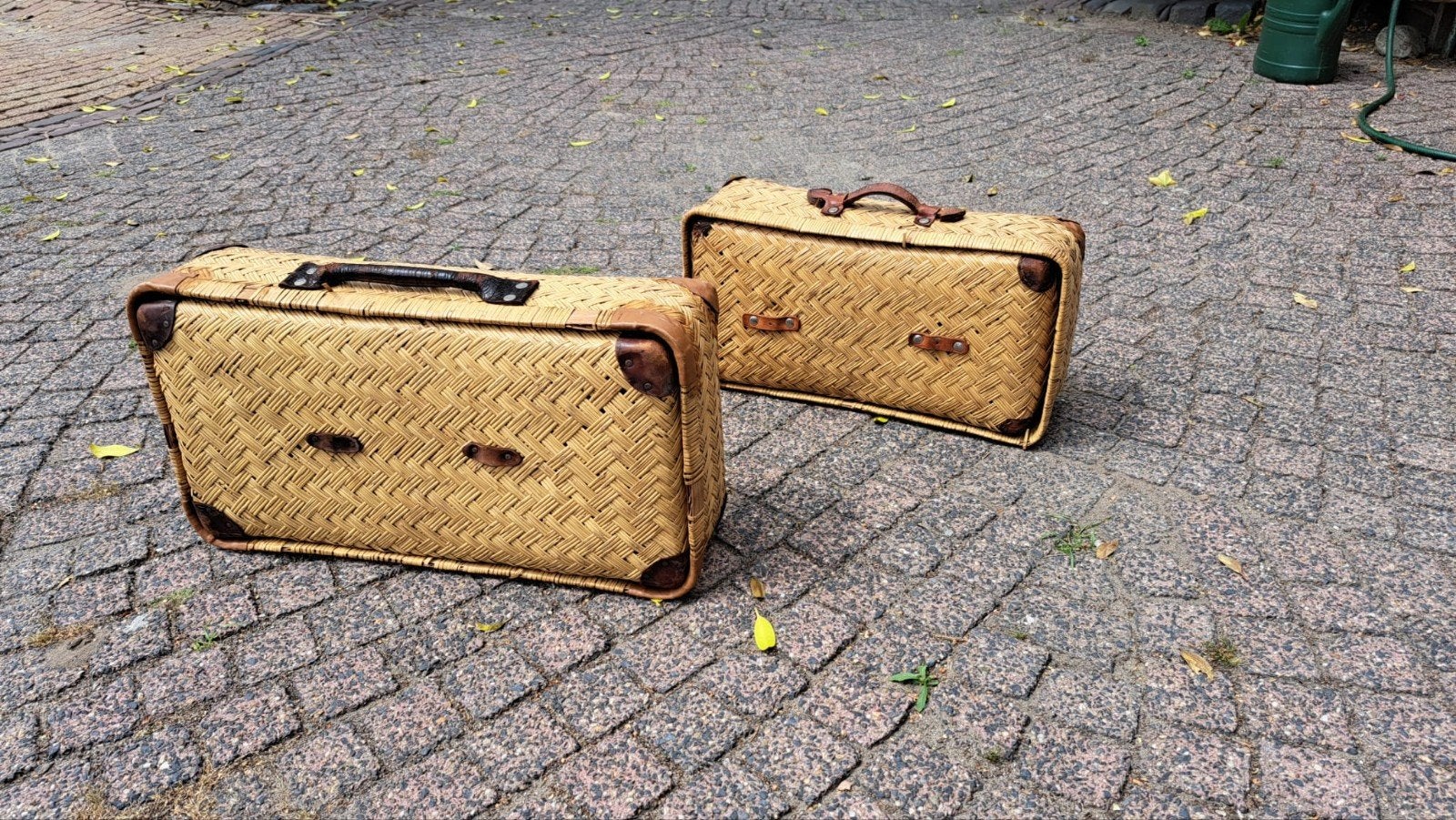 Set van 2 vintage biezen koffers/opbergmanden, Ophalen, Gebruikt