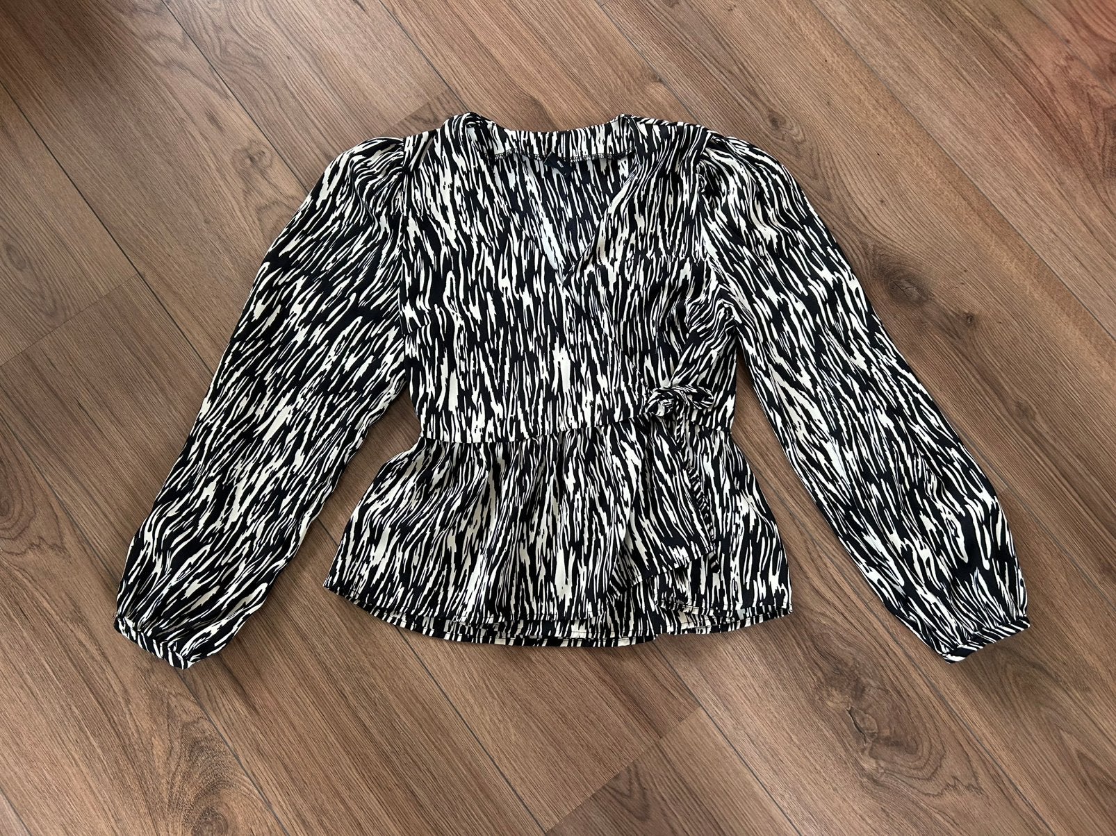 Only top maat S, Kleding | Dames, Tops, Meerkleurig, Ophalen of Verzenden, Zo goed als nieuw, Lange mouw