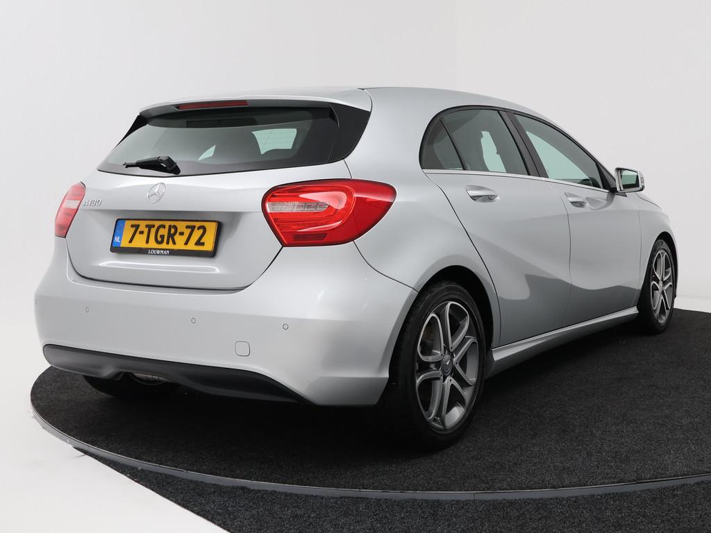 Mercedes-Benz A-Klasse 180 | Navigatie | Parkeersensoren |, Auto's, Voorwielaandrijving, 12 maanden, 4 cilinders, Leder en Stof
