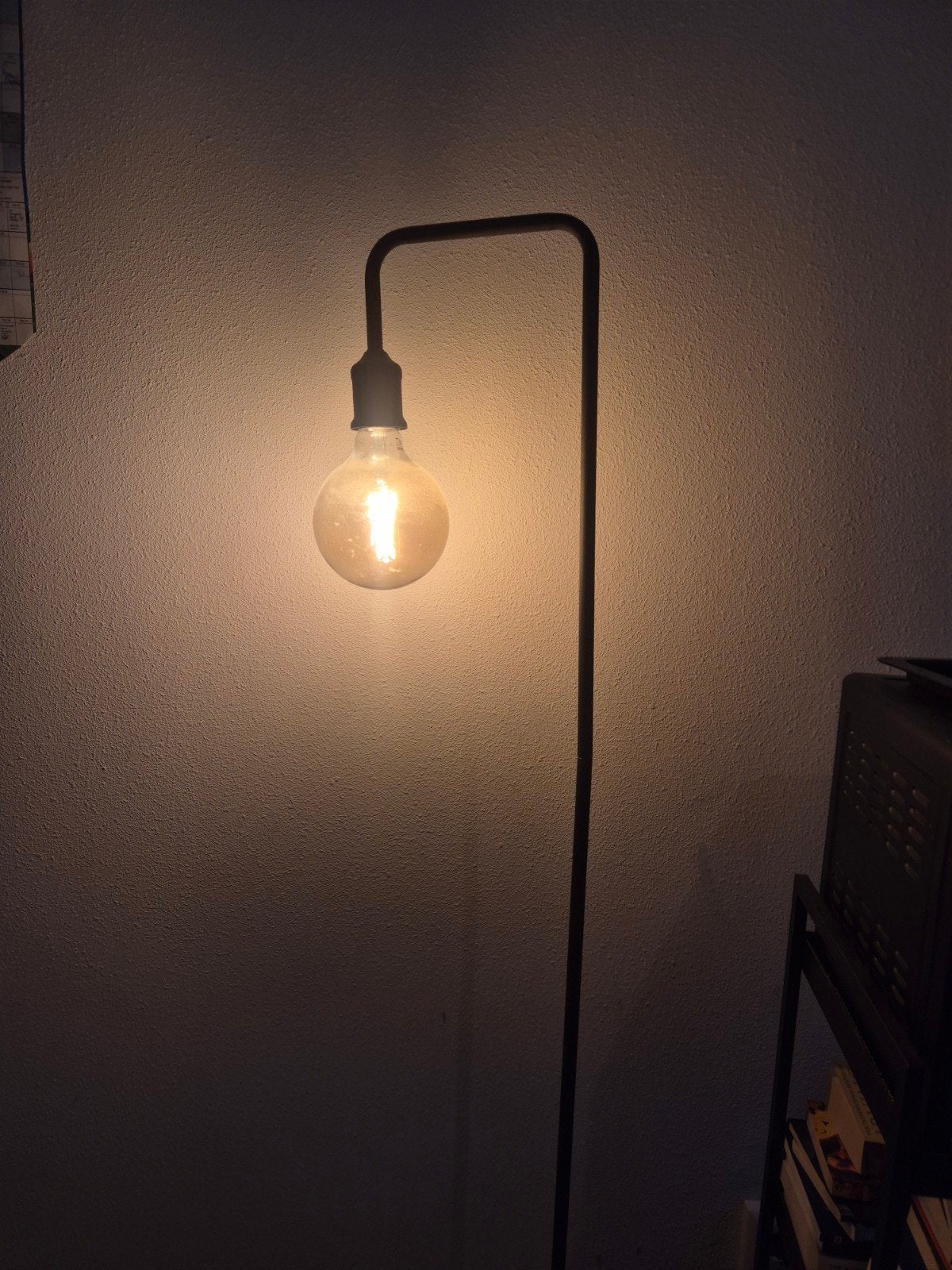 Moderne staande lamp met Edison gloeilamp, Huis en Inrichting, Ophalen, Modern, Industrieel, Zo goed als nieuw, Metaal