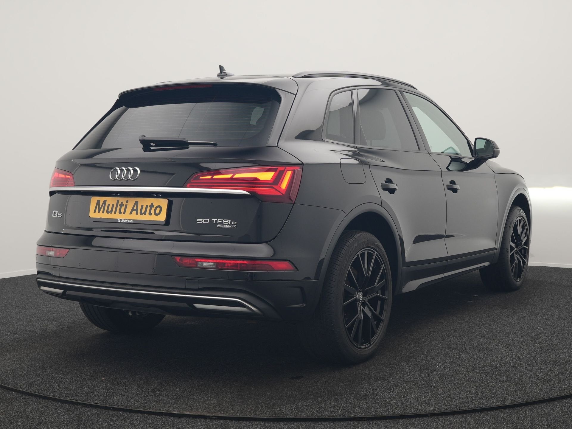 Audi Q5 50 TFSI e Advanced edition PHEV 300pk Dealer O.H | T, Automaat, Gebruikt, 4 cilinders, Zwart