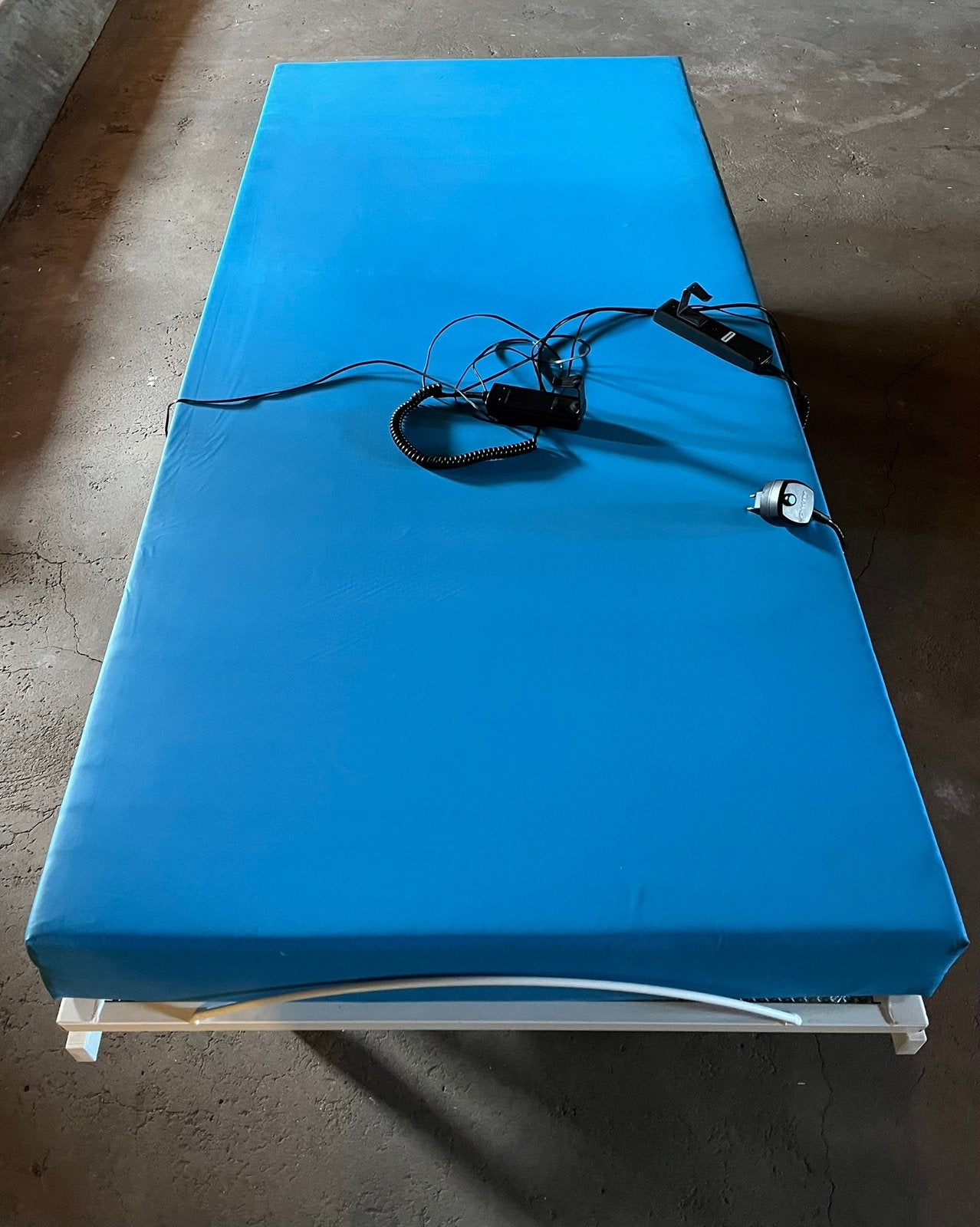 Bed, Ophalen, Zo goed als nieuw, 1-persoons