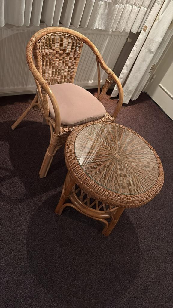 Rotan tafel en stoel, Ophalen, Zo goed als nieuw, Rotan