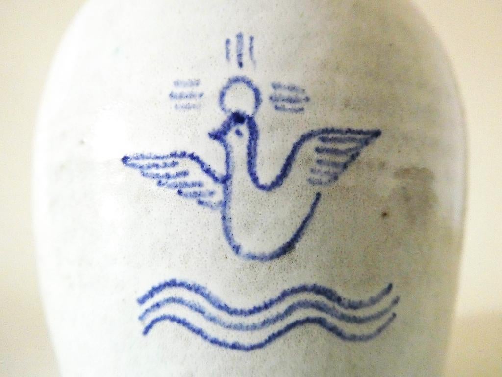 Doopkruik / wijwaterkruik met symbool duif met golven, Ophalen of Verzenden