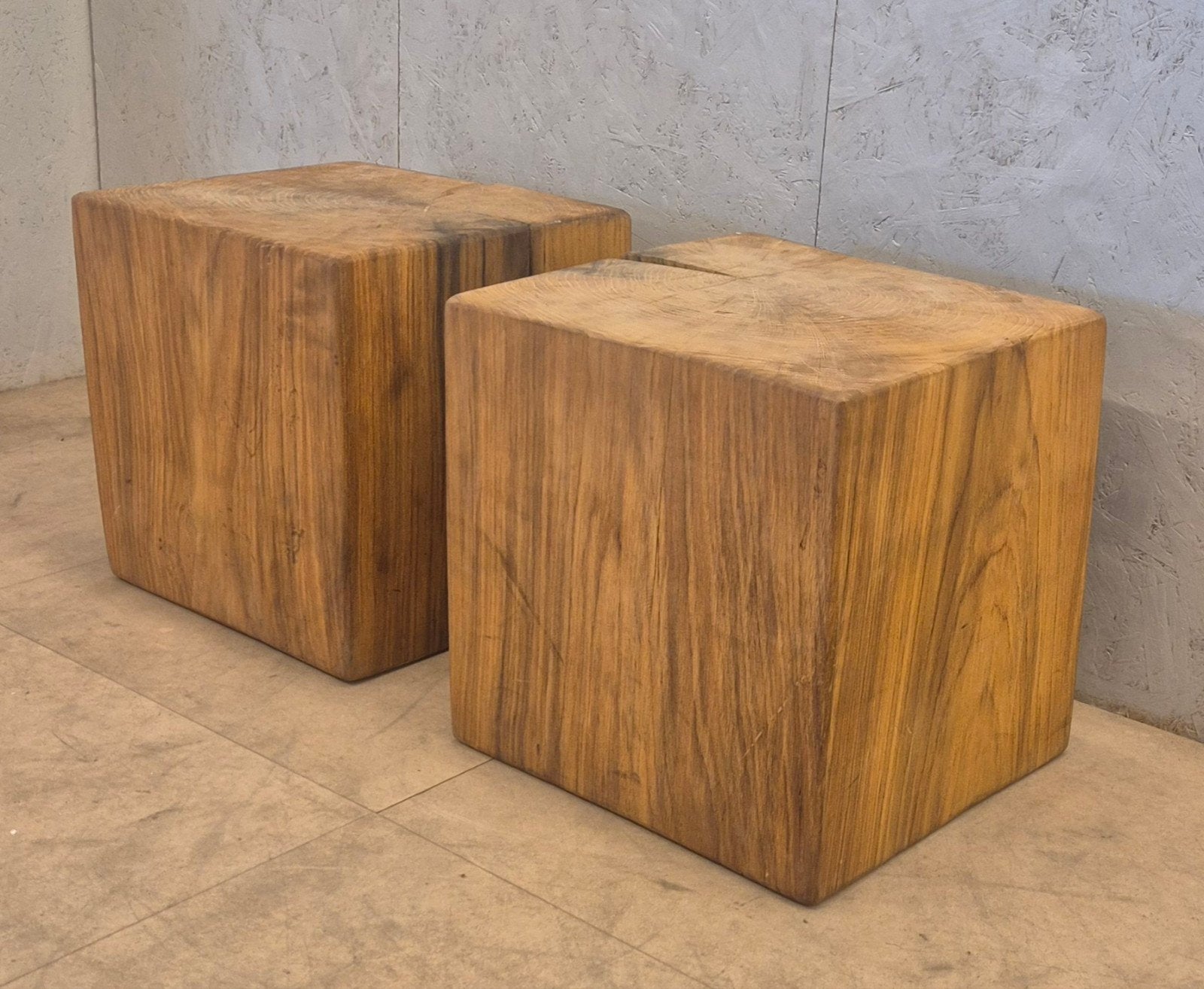 Set massieve houten boomstam kubussen bijzettafels, Ophalen, Minder dan 45 cm, Zo goed als nieuw, N.v.t