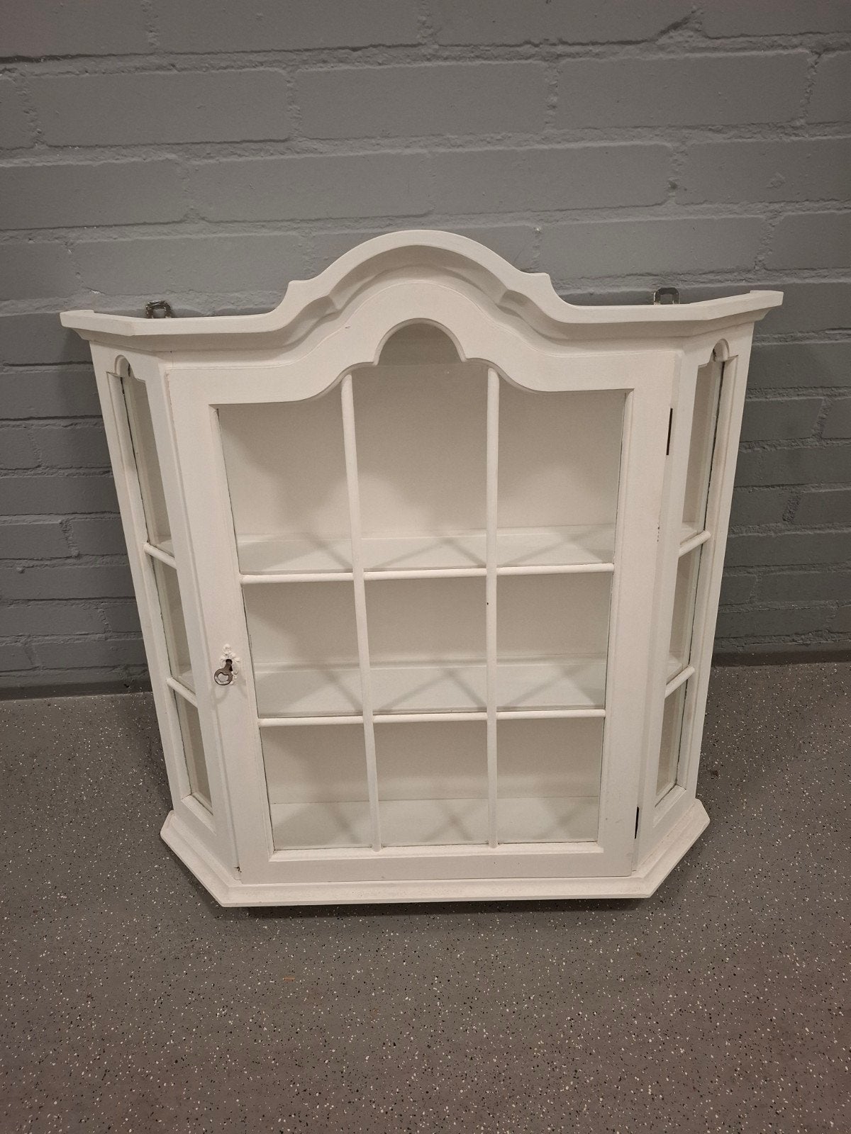 Brocante wit vitrinekastje, Ophalen