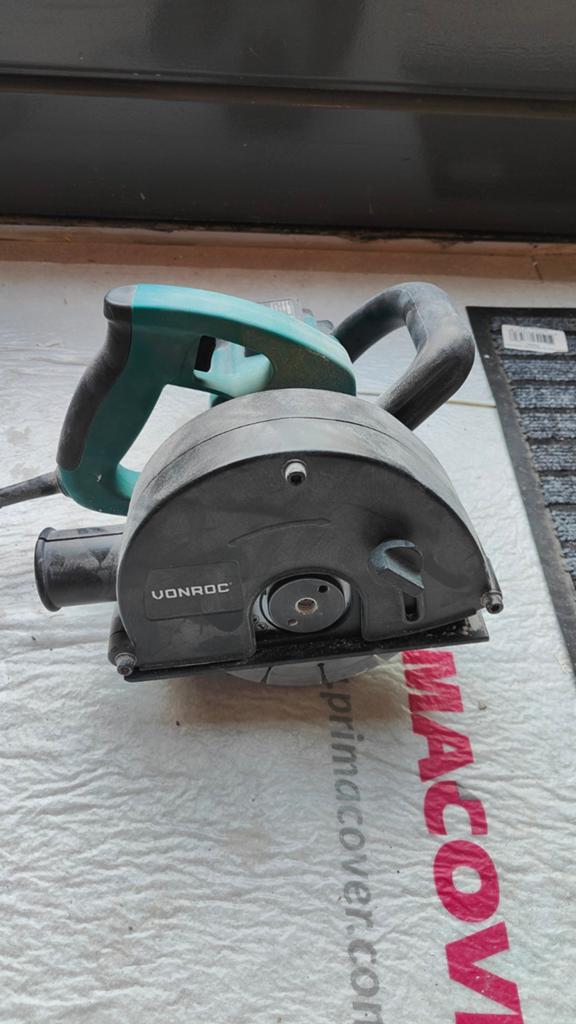 Sleuvenfrees 1700W - 150mm | Incl. 2 sleuvenfrees schijven, Doe-het-zelf en Verbouw, Gereedschap | Freesmachines, Ophalen of Verzenden