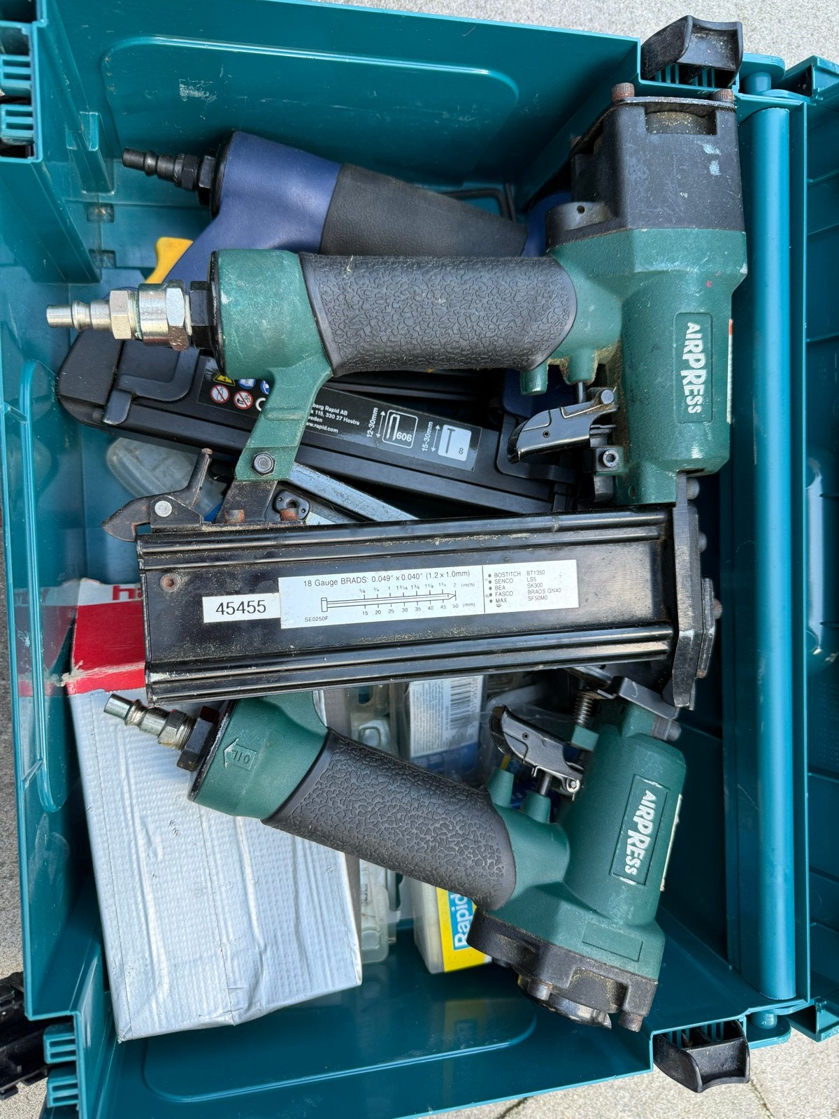 Diverse tackers en nietmachines in opbergkoffer, Ophalen of Verzenden, Gebruikt, Tacker/nietmachine, Overige merken
